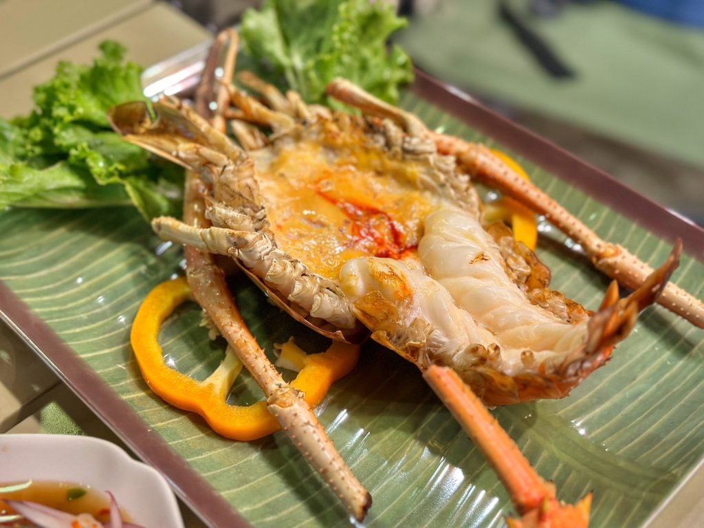 เมนูภัตตาคารราคาข้างถนน .. กุ้งยักษ์ กุ้งมังกรเจ็ดสี กุ้งแม่น้ำ ราคาถูกจับต้องได้ : ข่าวทั่วไทย.com